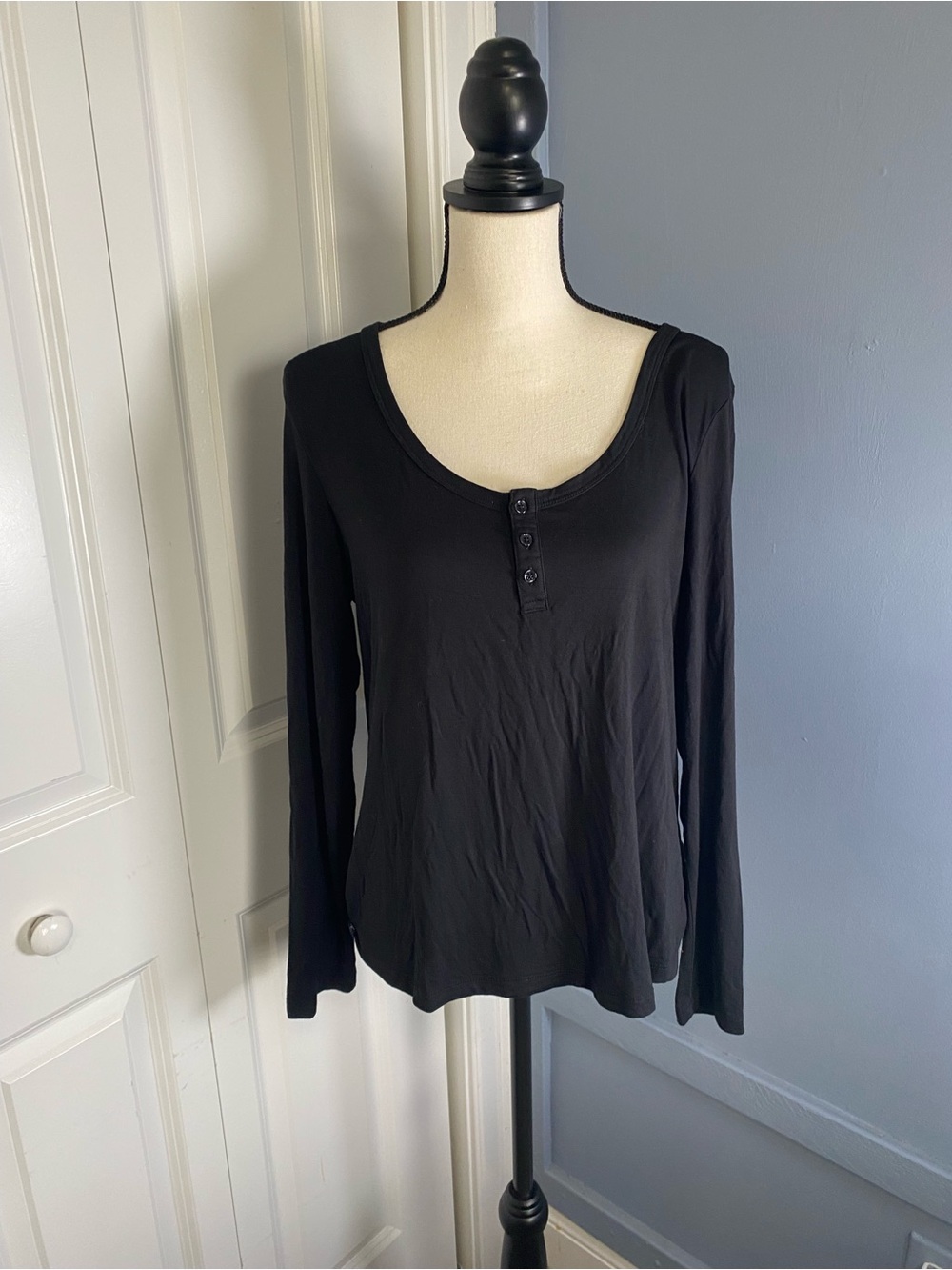 Barefoot Dreams Malibu Black Long-Sleeve Henley Top